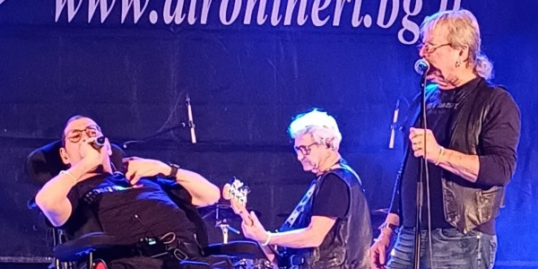 aironineriprima.jpg (88 KB)