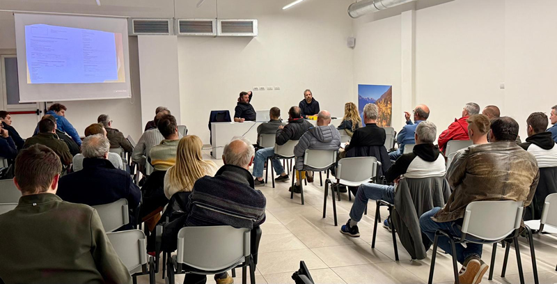 cmboschi.jpg (194 KB)