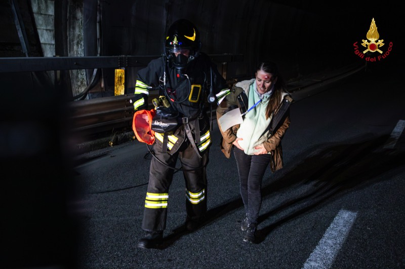 esercitazionegalleria19.jpg (84 KB)