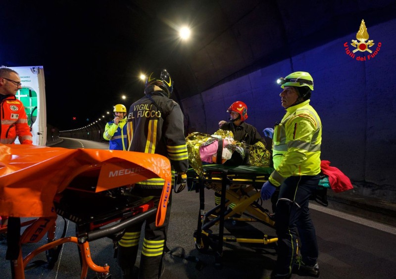 esercitazionegalleria2.jpg (97 KB)