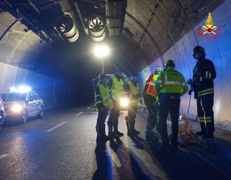 esercitazionegalleria3.jpg (110 KB)