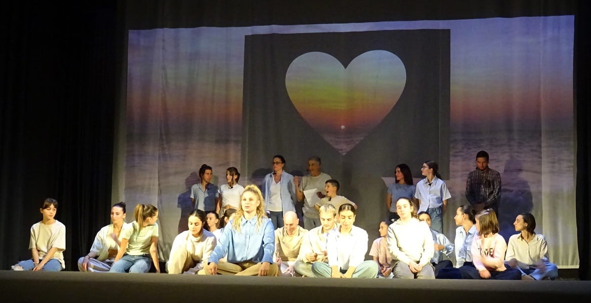 rumorefelicita1.jpeg (339 KB)