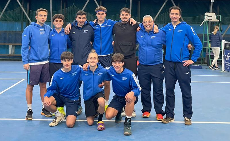 tennisgenova1.jpg (204 KB)