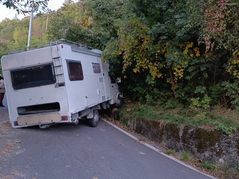 CamperBloccatoLOL.jpg (157 KB)