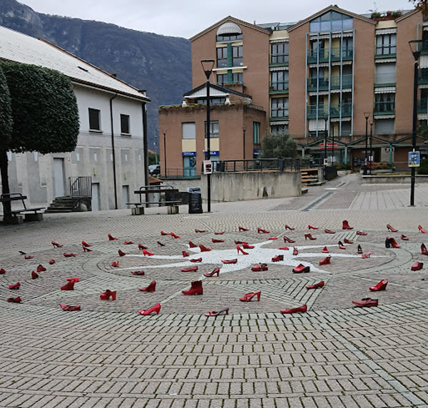 mandellodonne3.jpg (122 KB)