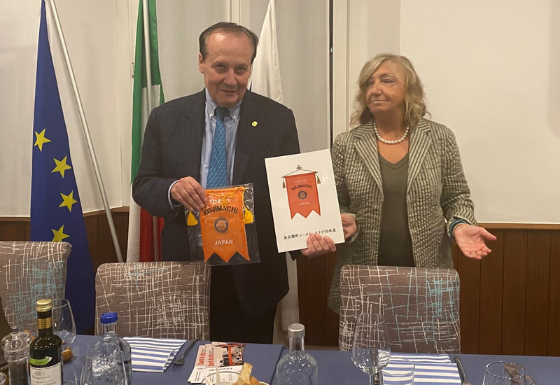 rotarybutch__2_.jpg (113 KB)