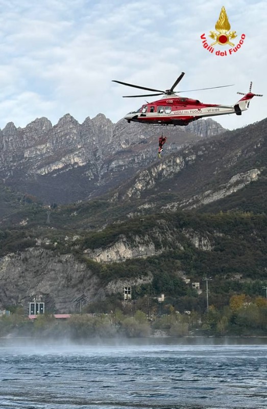 vvfesercitazione2.jpg (104 KB)