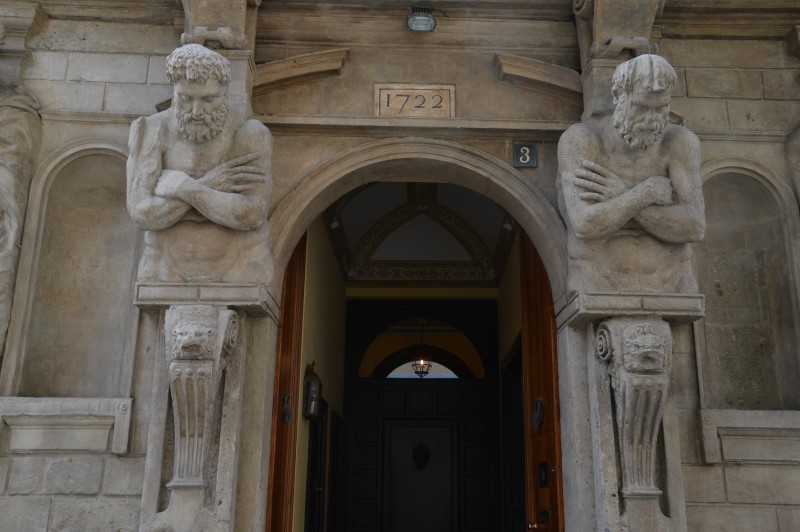Casa_omenoni_a_Milano__4__Portone.JPG (86 KB)