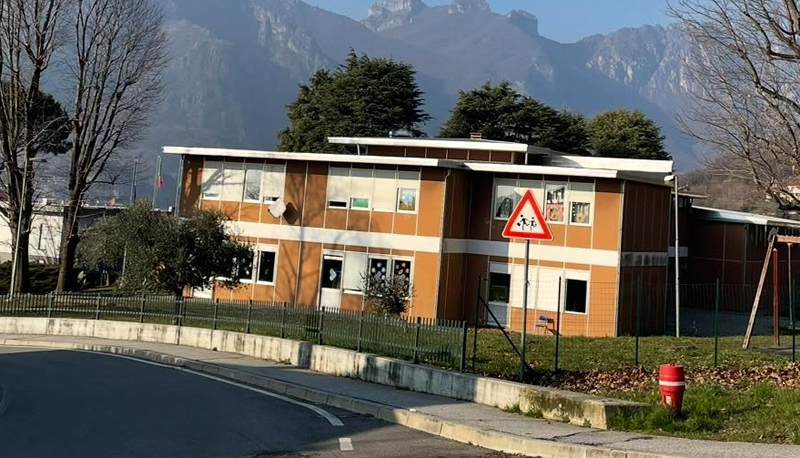 salaalbarroscuola.jpg (287 KB)