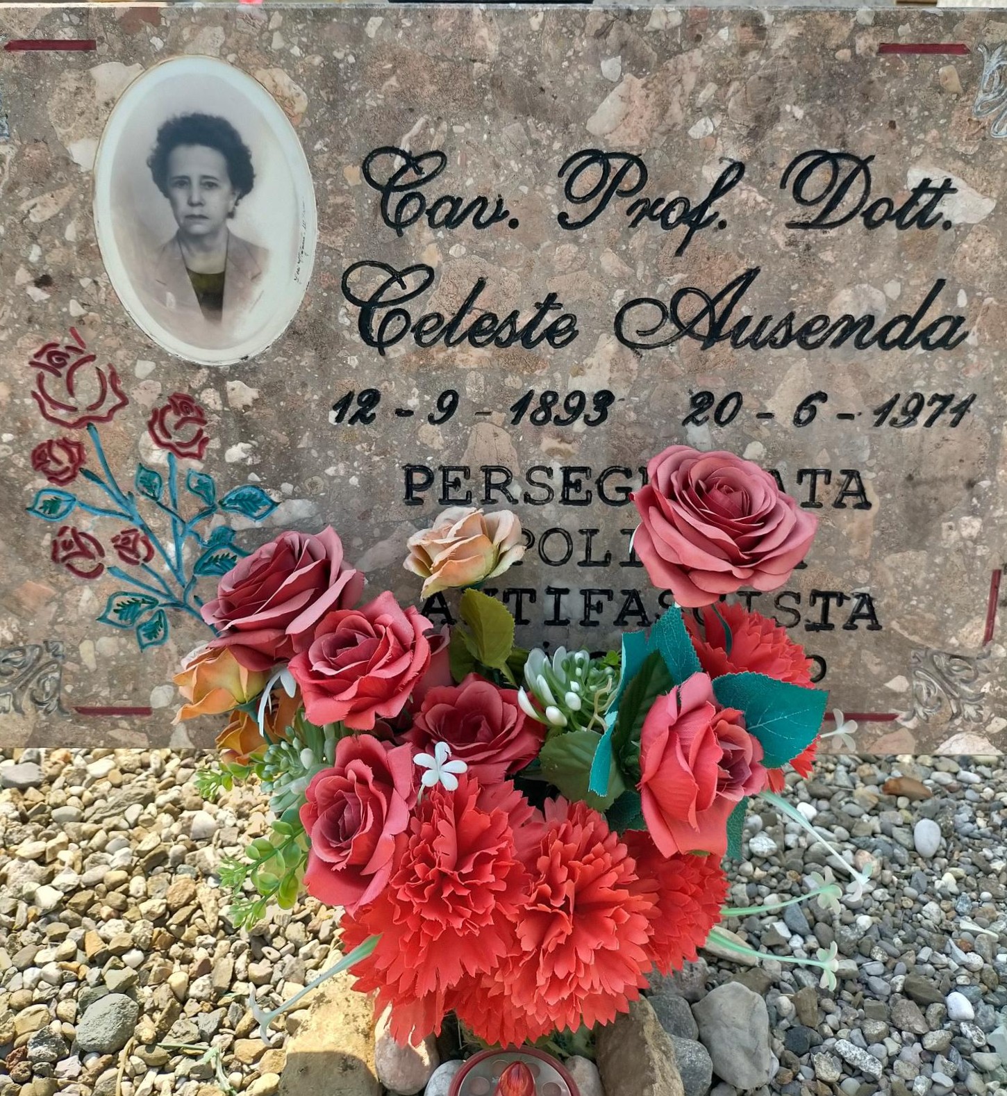 La_tomba_al_cimitero_di_Clolziocorte__3_.jpg (748 KB)