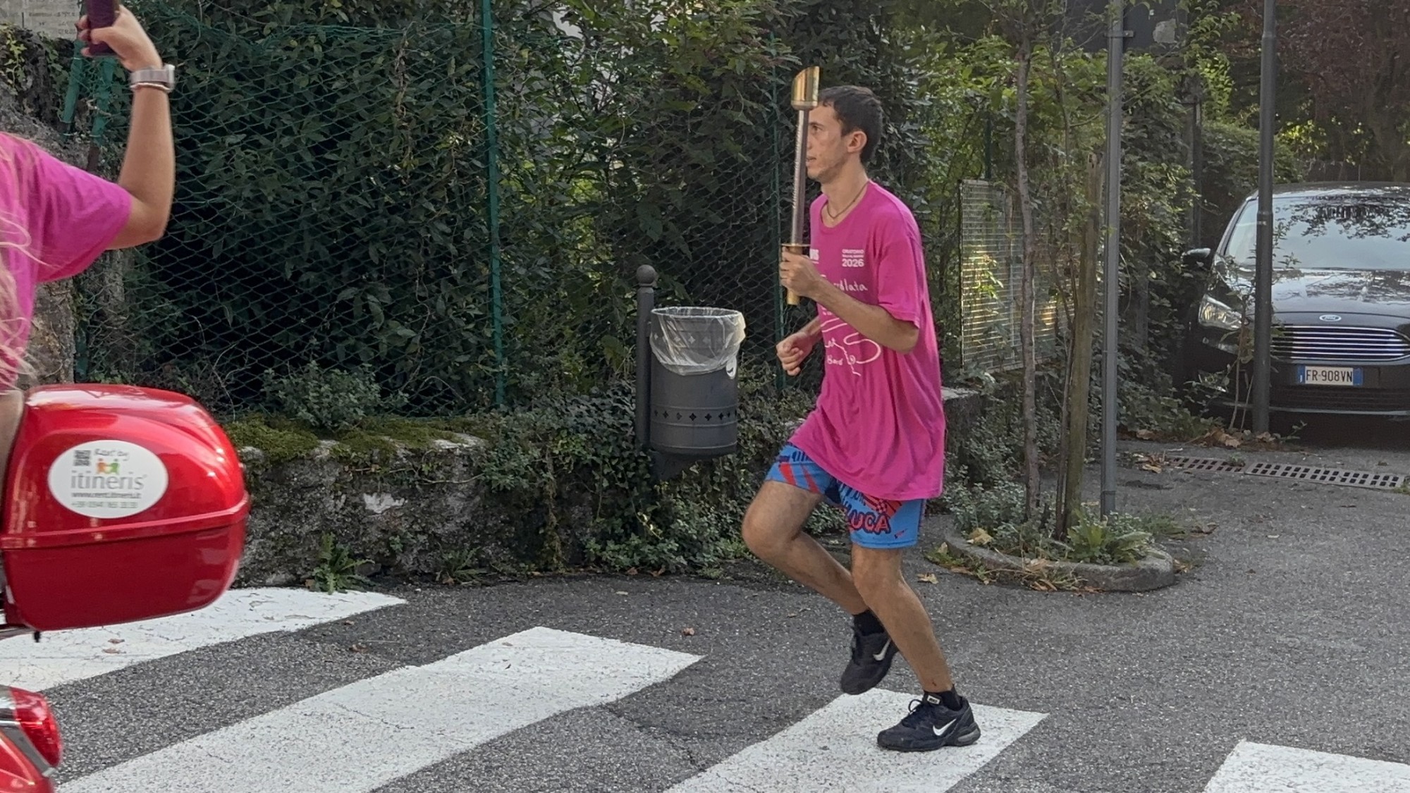 arriviofiaccolatasala__3_.jpg (624 KB)