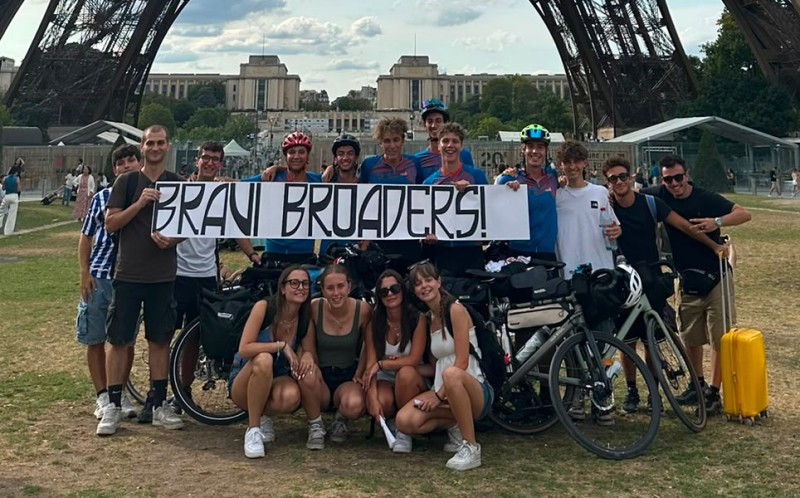 broaders8.jpg (131 KB)