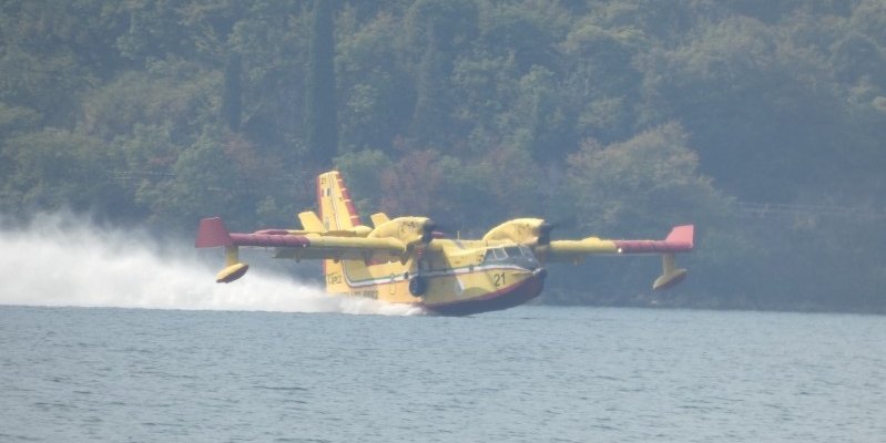 canadair6agosto2-1.jpg (140 KB)