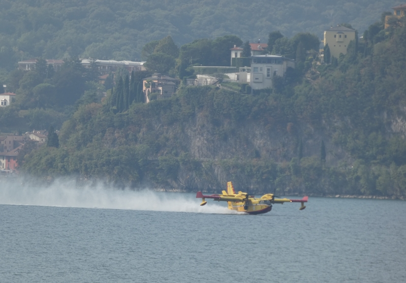 incendiomezzispegnimento2.jpg (234 KB)