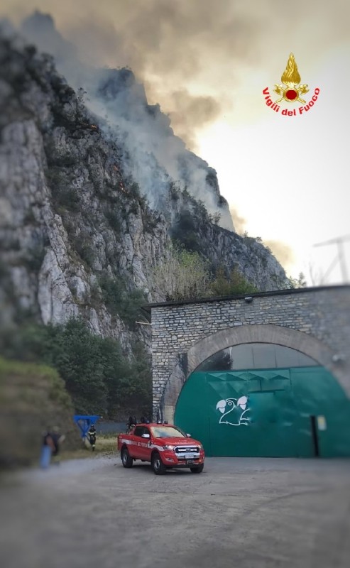 incendiomoregallo3.jpg (73 KB)
