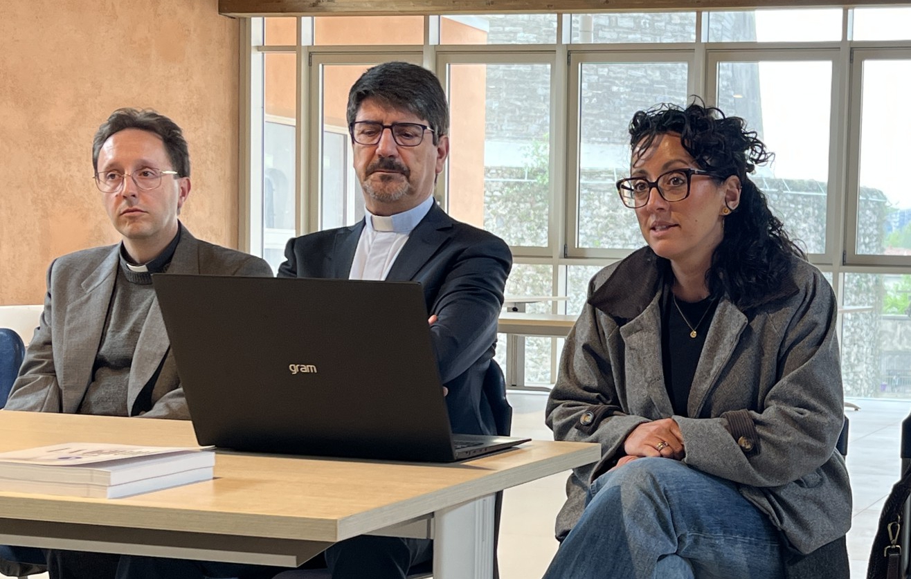 Lecco-inaugurazione_oratorio-3.JPG (574 KB)