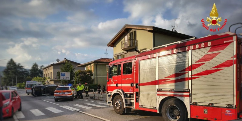 OggionoIncidenteStradaleRibaltamento.jpg (190 KB)