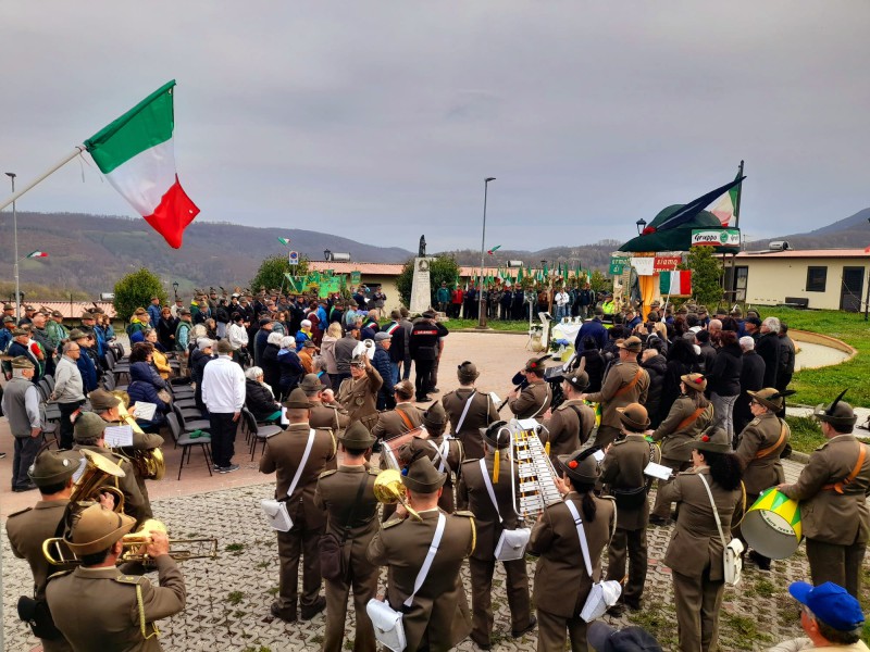 accumulibarzio5.jpeg (141 KB)