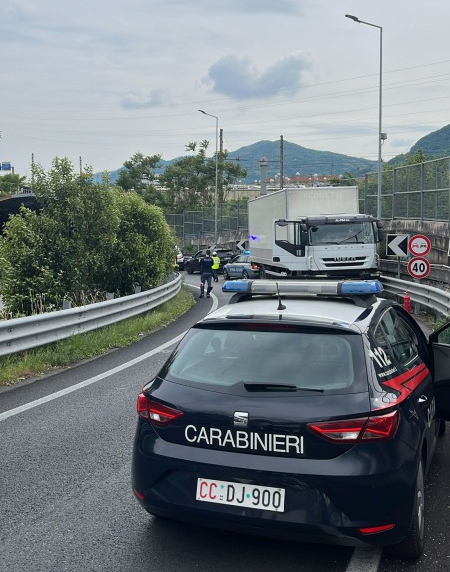 camioncontromano.jpg (170 KB)