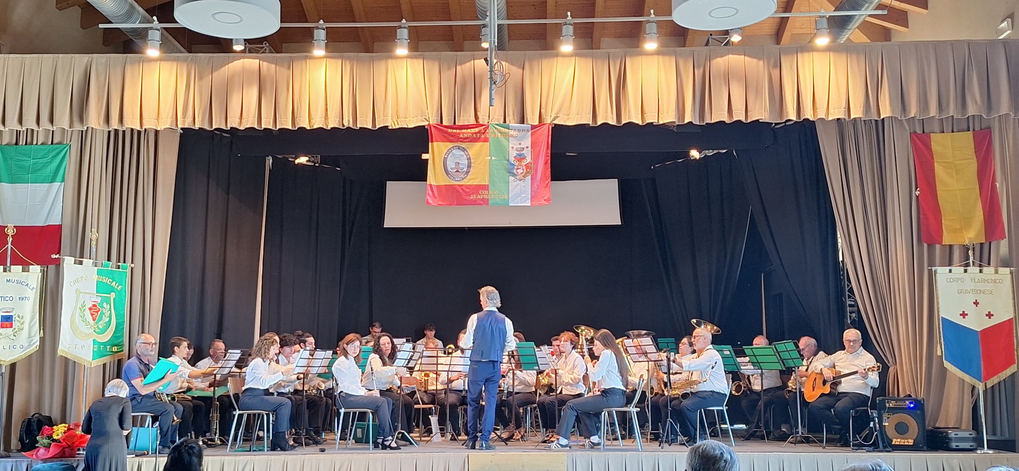 colicobandespagna__2_.jpg (458 KB)