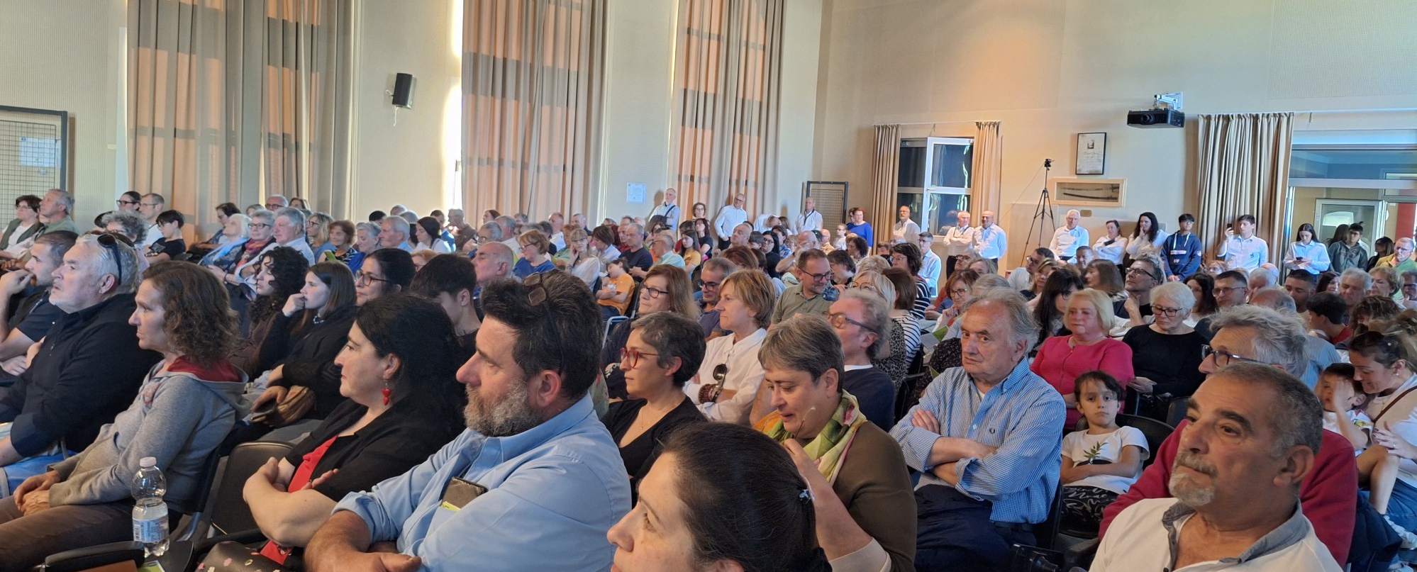 colicobandespagna__4_.jpg (948 KB)