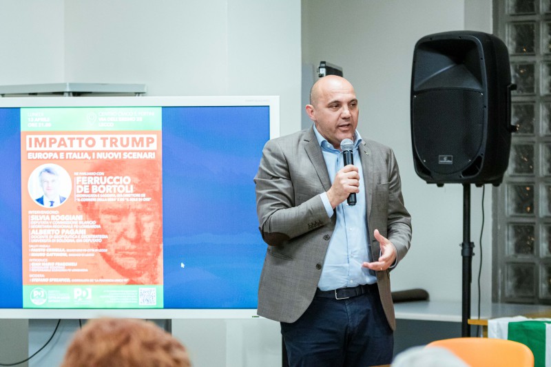 fragomelitrump1.jpg (83 KB)