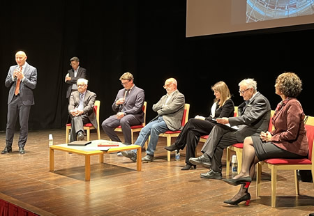 libroteatro1p.jpg (48 KB)