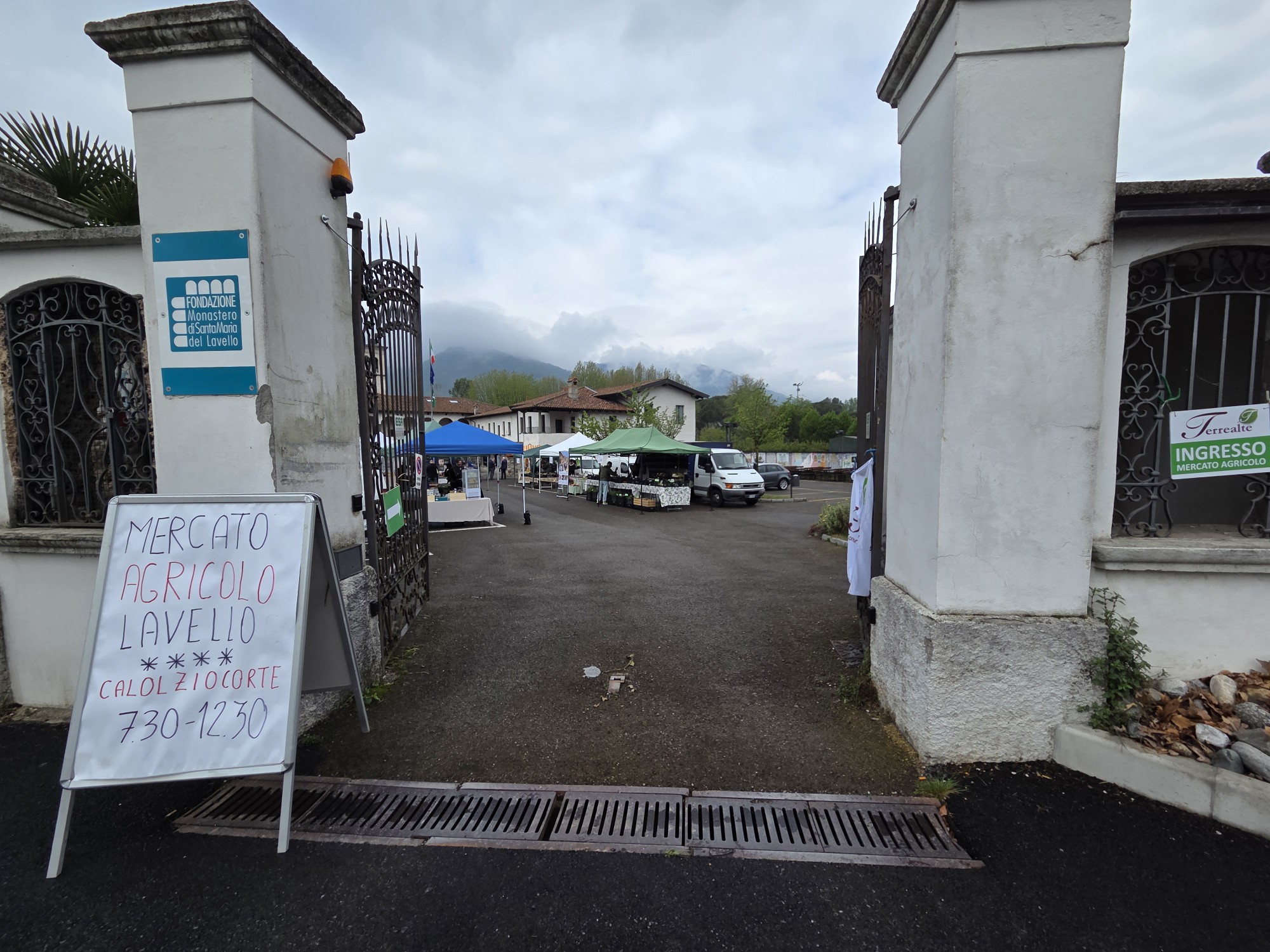 mercatoagricolocalolzio__1_.jpg (588 KB)