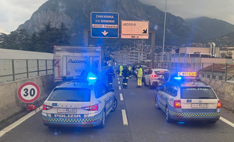 sinistropontemanzoni1.jpg (156 KB)