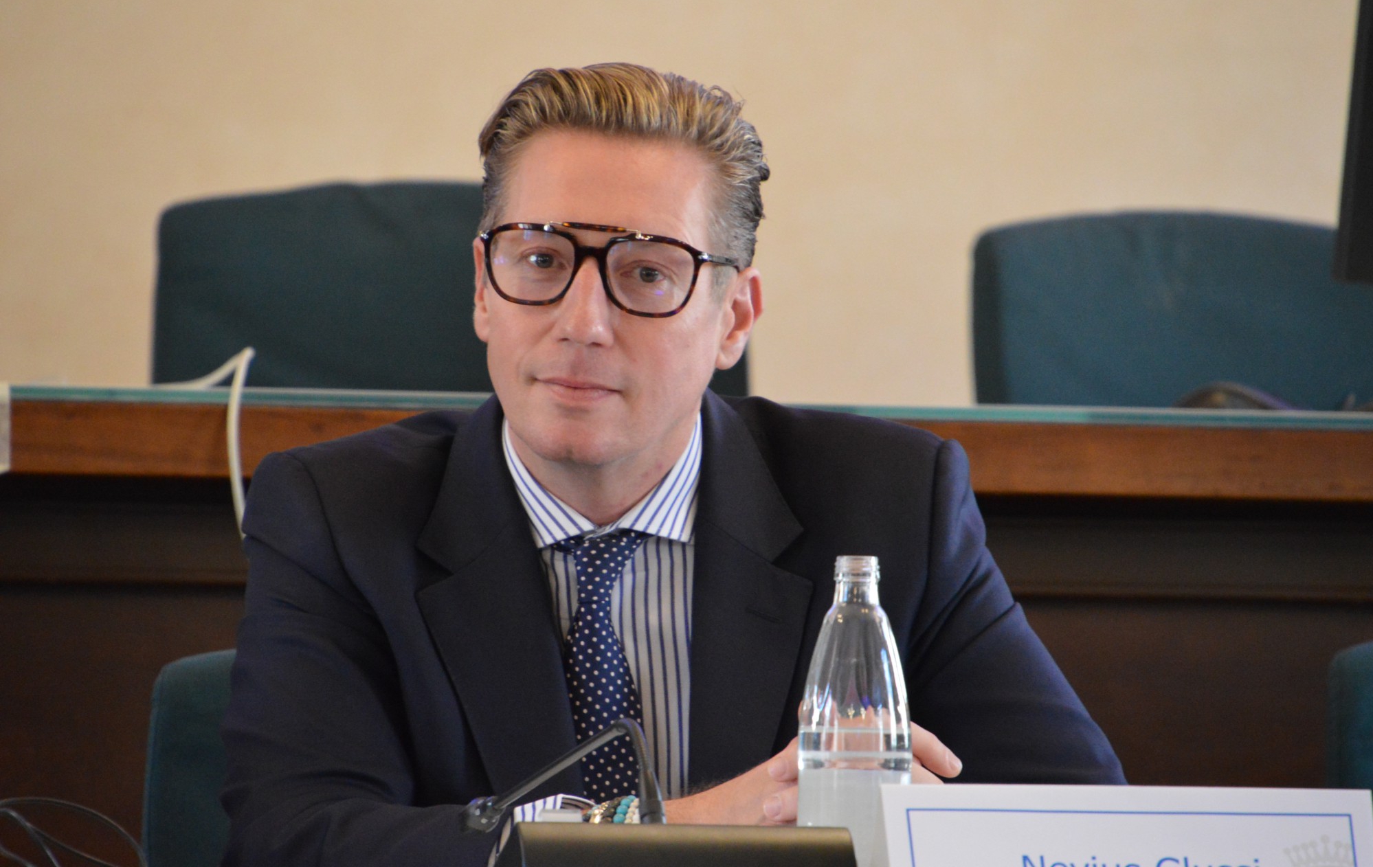 03_Nevius_Glussi__1_.JPG (943 KB)