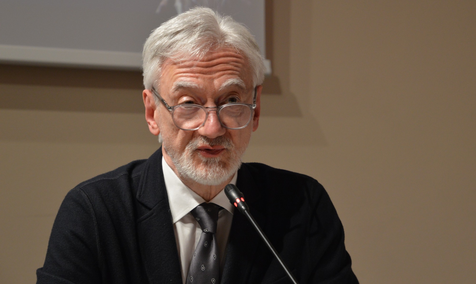 4_Enrico_Zucca__2_.JPG (257 KB)