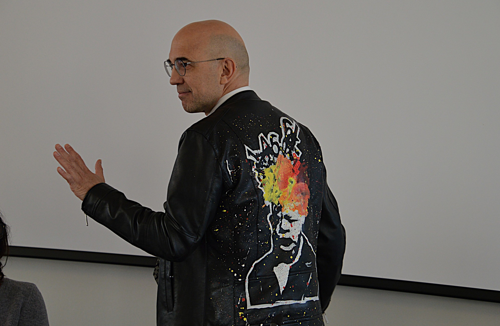 Col_giubbotto_disegnato_da_Nicola_Villa__2_.JPG (847 KB)