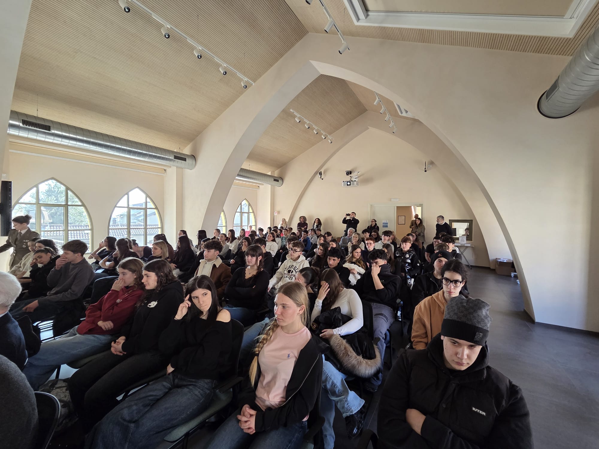 LcCalendarioEsercito5.jfif (329 KB)