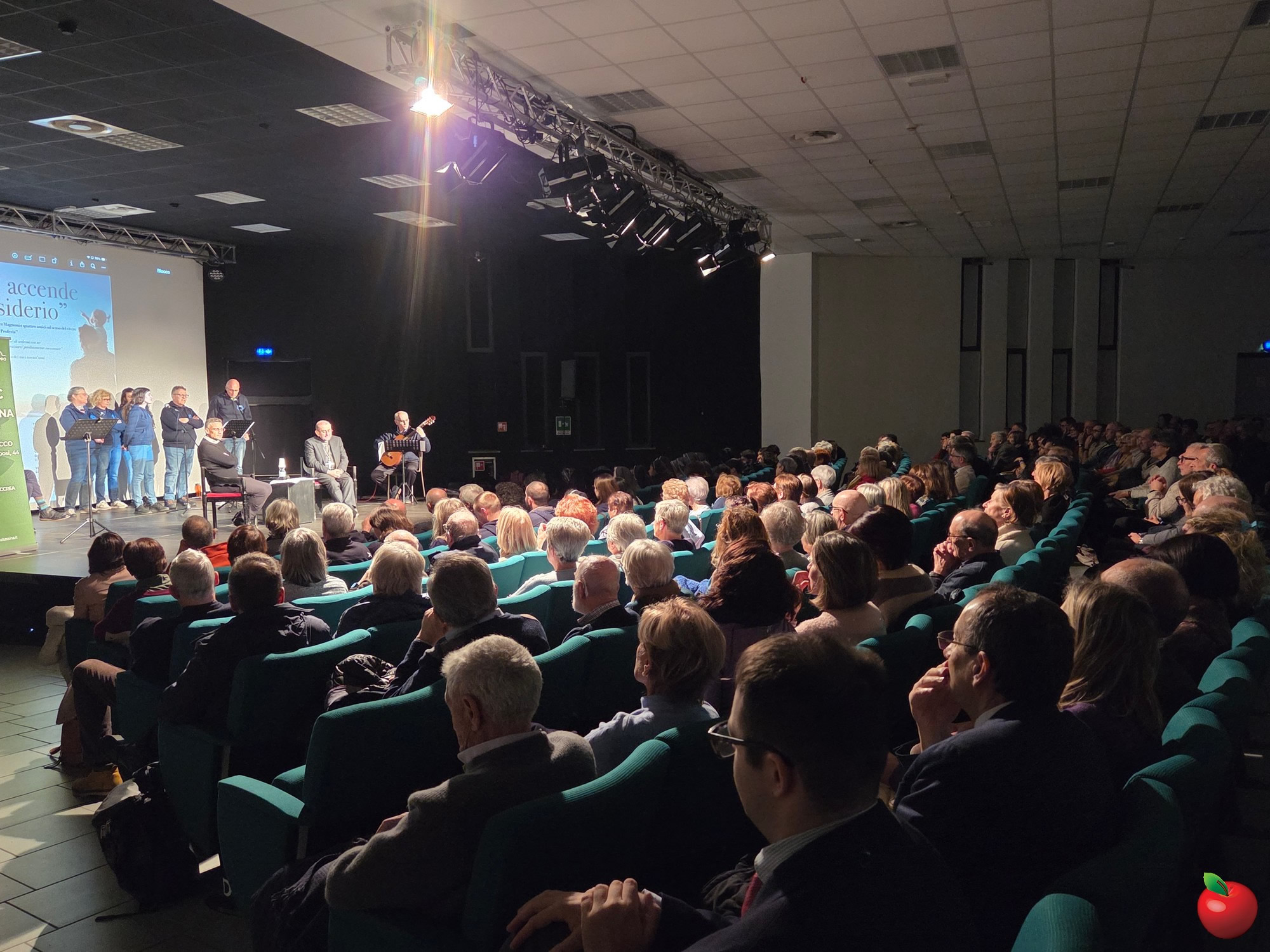 LeccoDelpiniAccende3.jpg (582 KB)