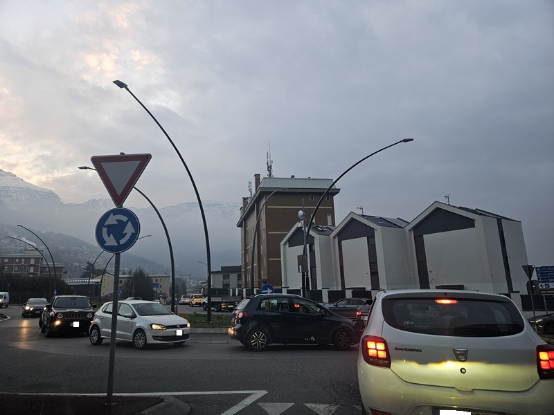 Viale_Adamello_5.jpg (129 KB)