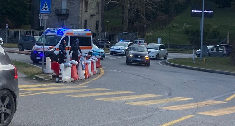 ambulanzamalgrate.jpg (231 KB)