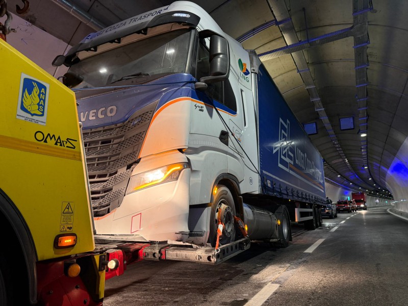 camionmontepiazzo7.jpg (126 KB)