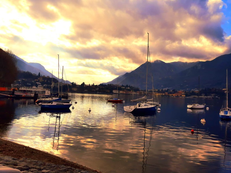 riflessilagocartolina.jpg (106 KB)