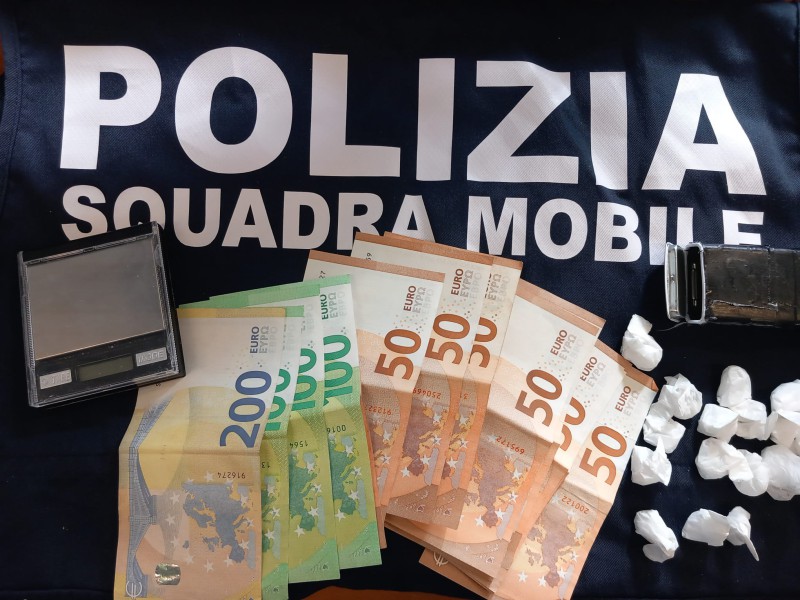 squadramobiledroga1.jpg (116 KB)