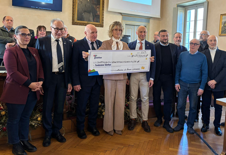 telethonfine8pr.jpg (156 KB)