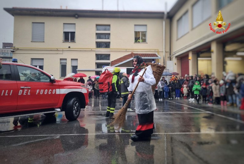 Vvf_Befana2.JPG (100 KB)