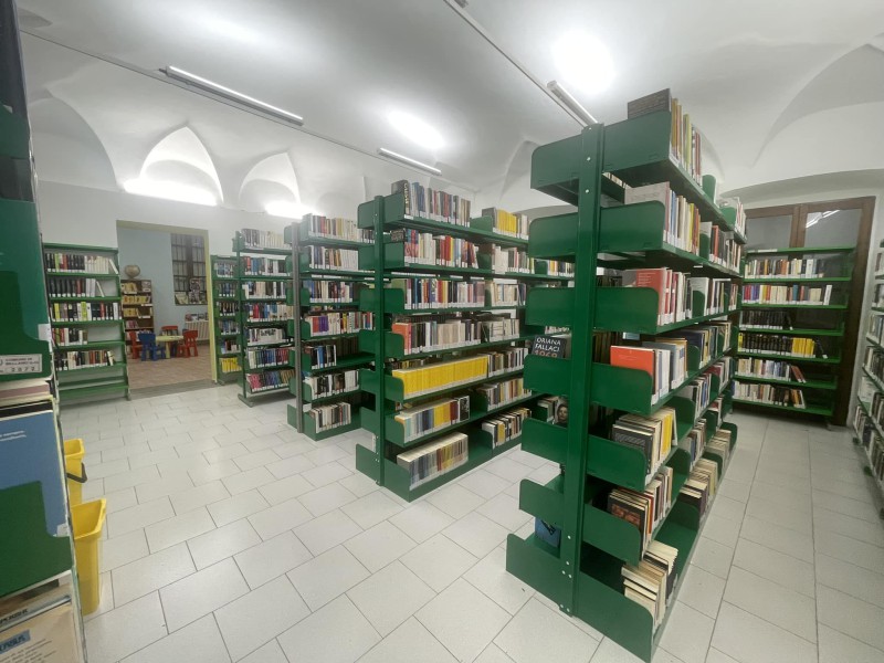 bibliotecabellano.jpg (107 KB)