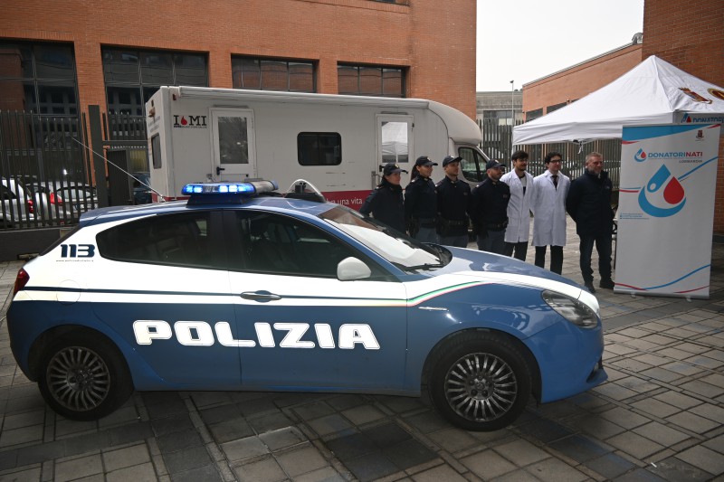 donatoripolizia4.JPG (103 KB)