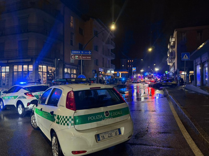 vialeadamelloincendio2.jpg (129 KB)