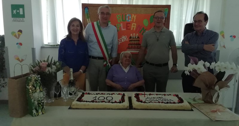 100_anni_AnnaMaria.jpeg (170 KB)
