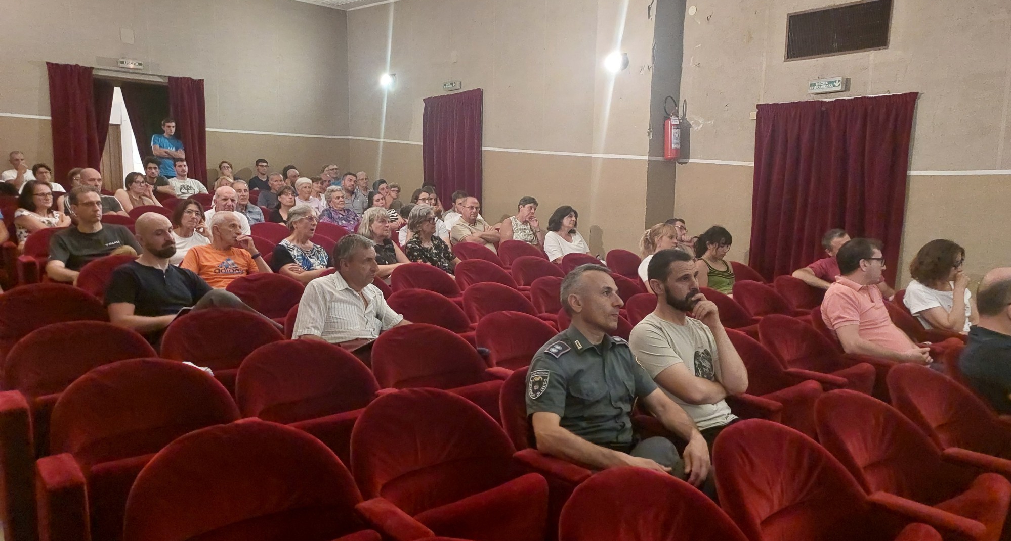 Sala.jpg (1001 KB)