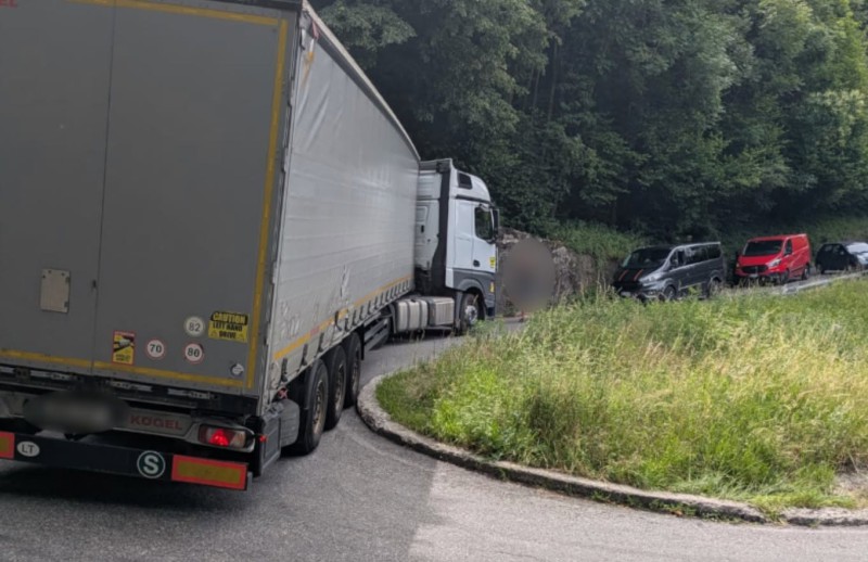 camionbloccato1.jpg (91 KB)