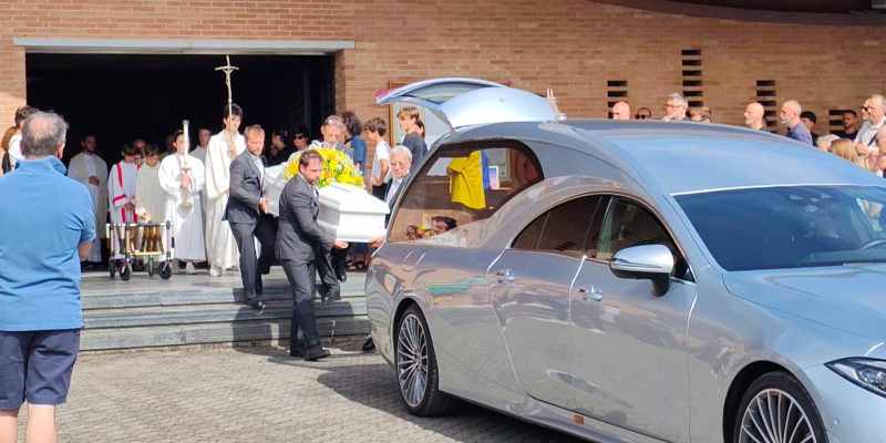 campfunerali7.jpg (214 KB)