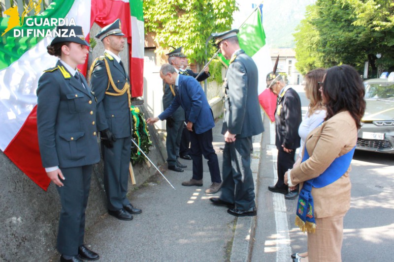 commemorazionegdf1.jpg (122 KB)
