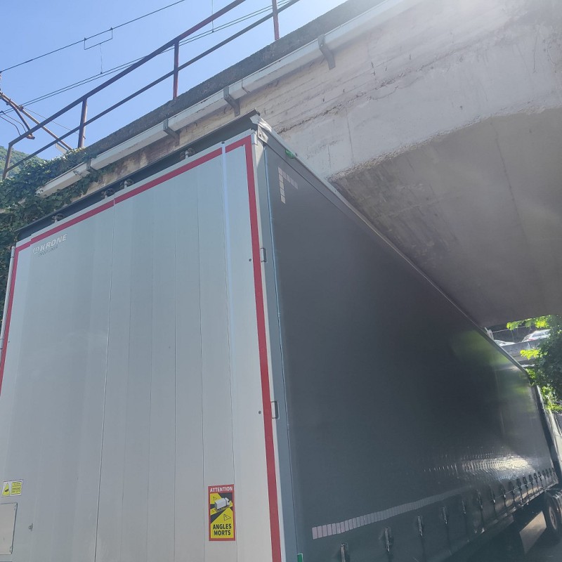 sottopasso_Lierna_camion_incastrato_Fragomeli.jpg (97 KB)